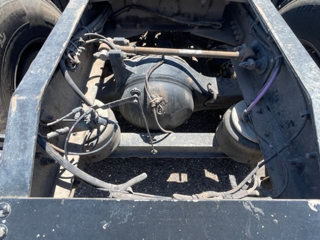 2009 PETERBILT 386 - Image 12